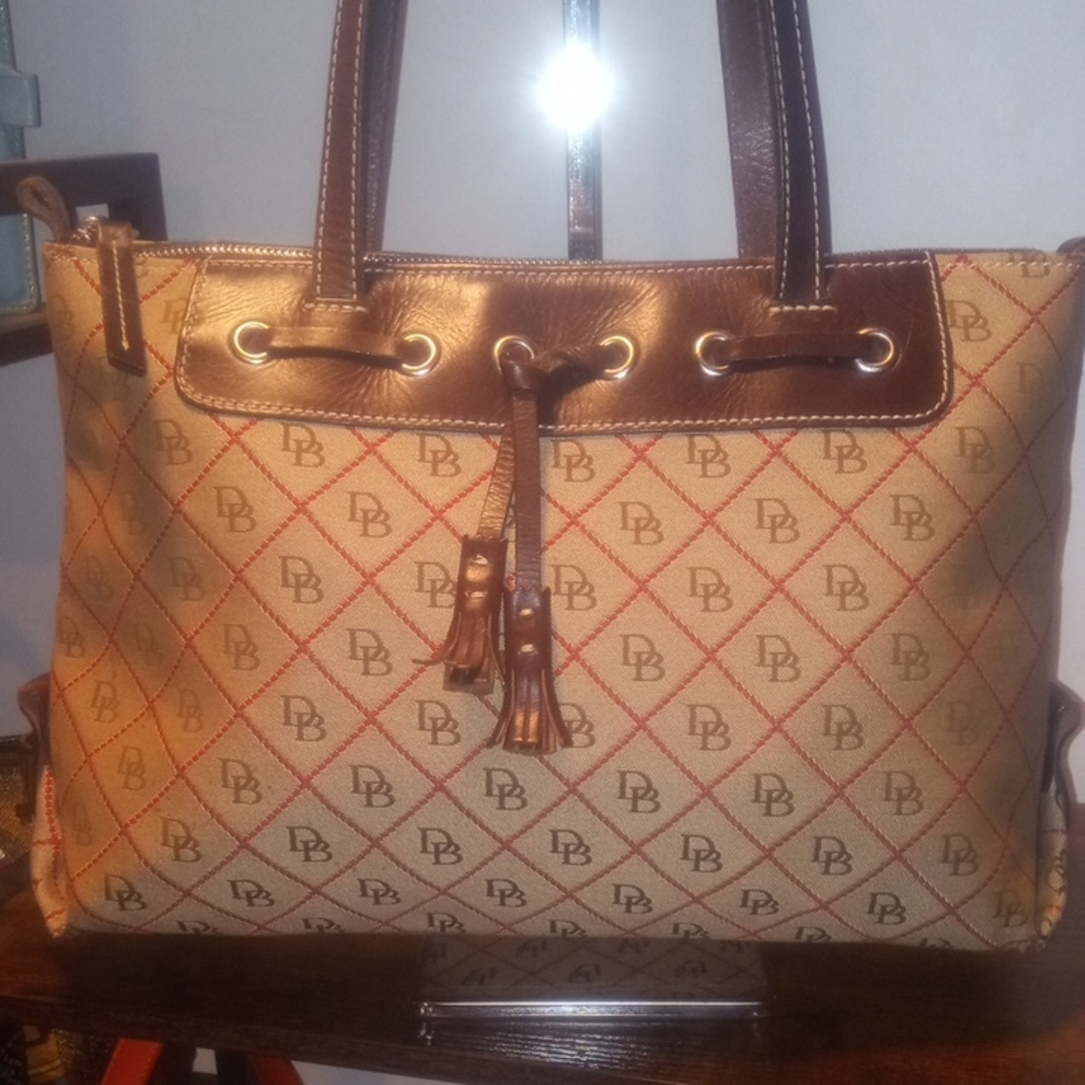 Dooney & Bourke Cream and Brown Vintage Tote Bag Leather & Fabric GUC